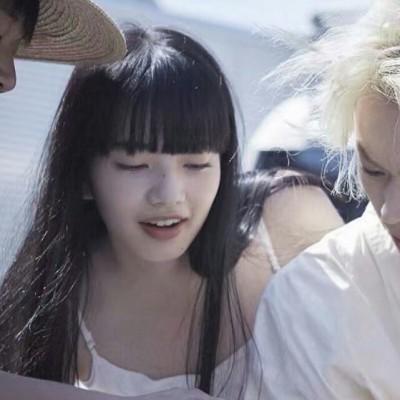 铁笼中的小鹿逃脱